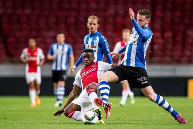 赛场上一道 赛场上一道