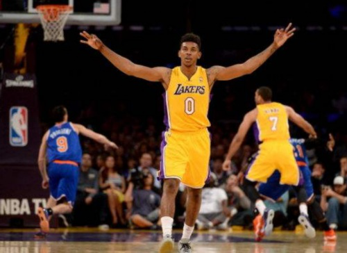 张就打破安 张就打破安